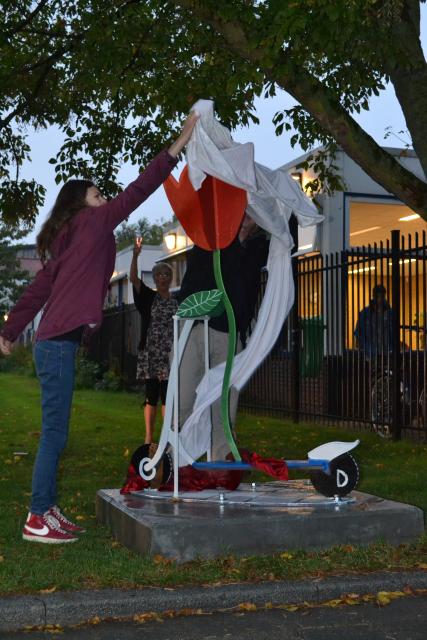 VSO Herenwaard onthulling tulp step Michelle